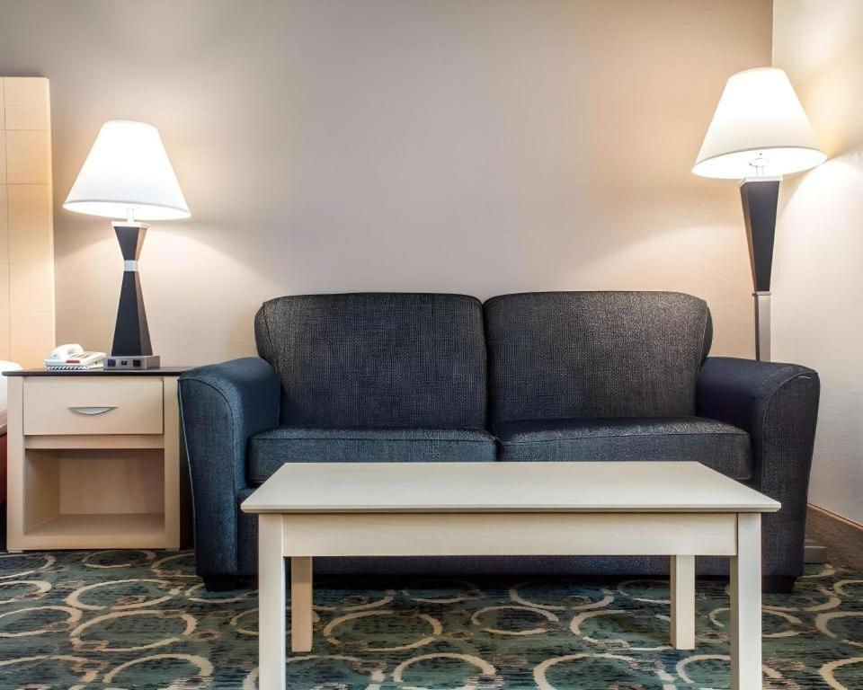 Quality Inn Geneseo Exterior photo
